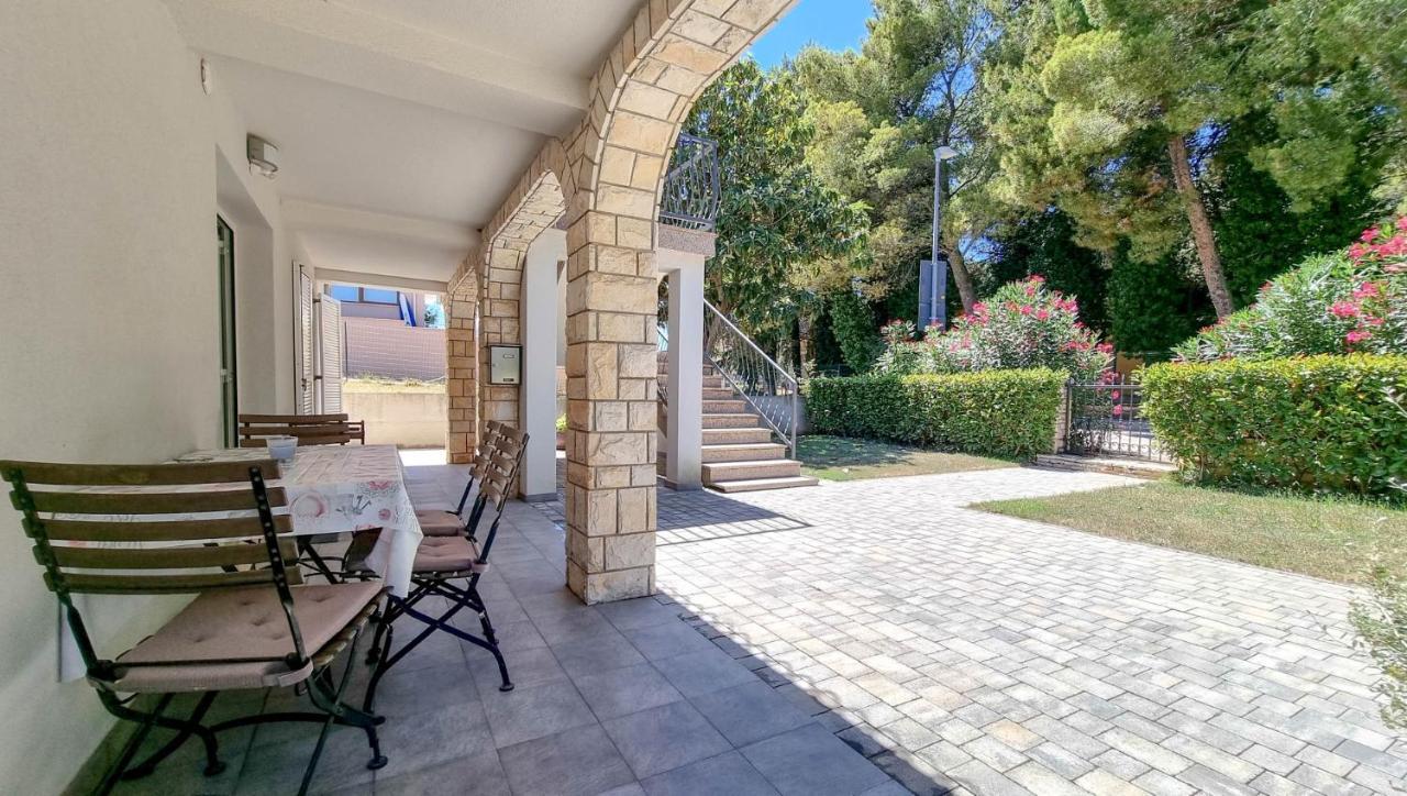 Ena Apartment Novigrad  Exterior photo
