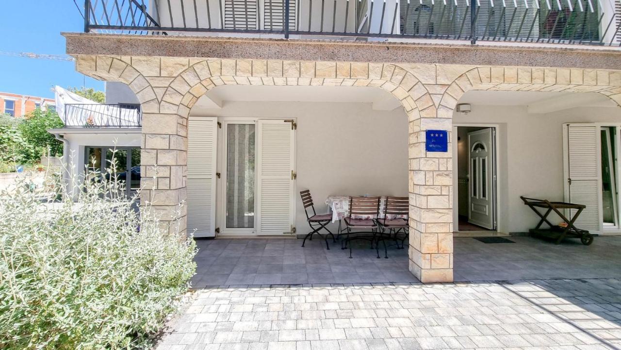 Ena Apartment Novigrad  Exterior photo