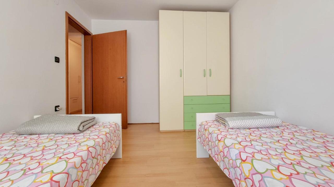 Ena Apartment Novigrad  Exterior photo